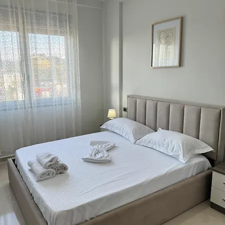 Vlora Centre Lions Gate 6 Apartment Exterior photo